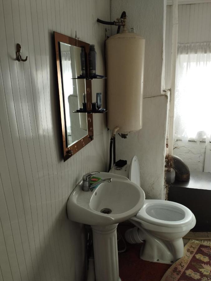 Guest House Sono Adress Derbisheva 202 Karakol Bagian luar foto