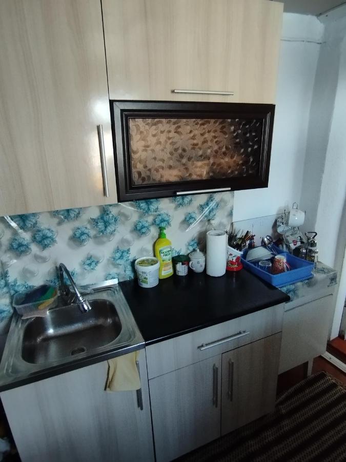 Guest House Sono Adress Derbisheva 202 Karakol Bagian luar foto